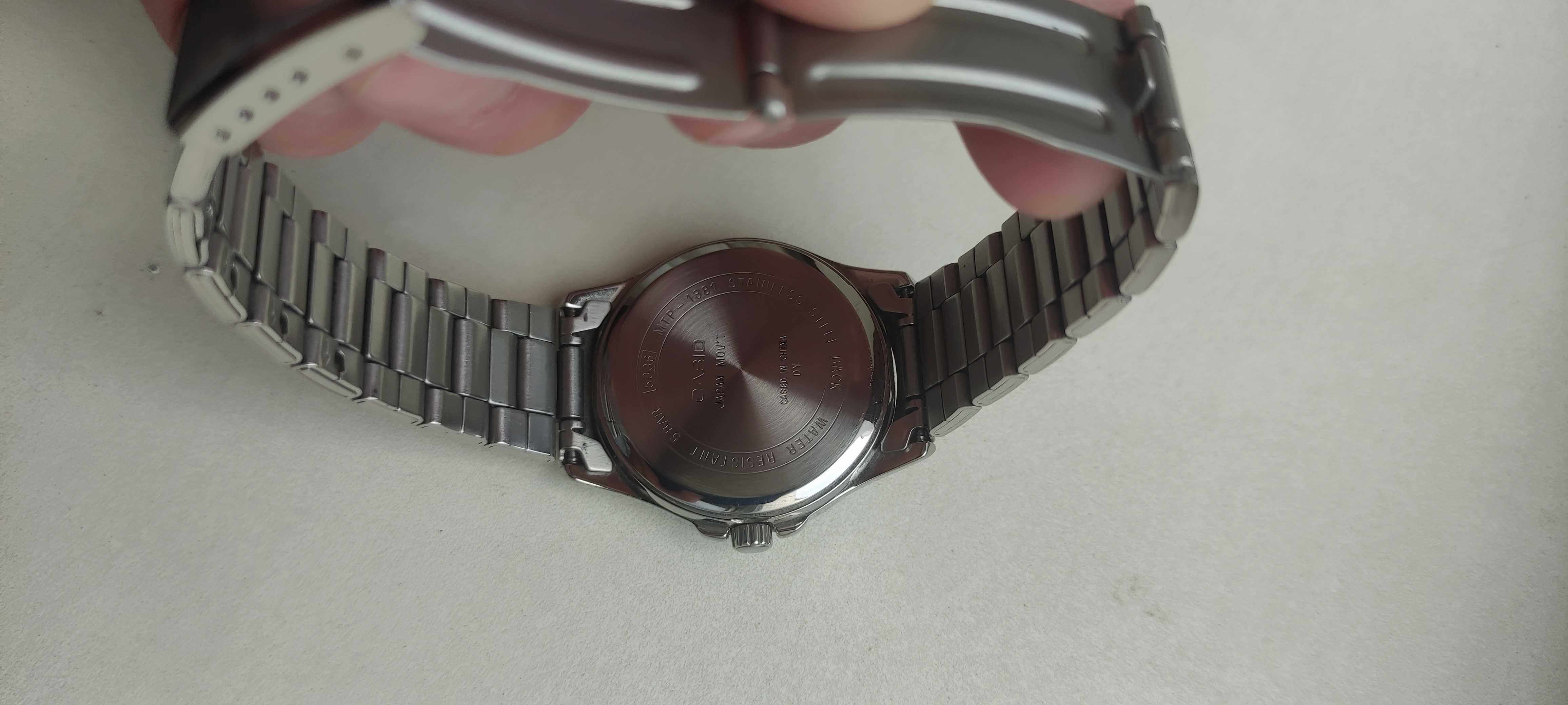 Часы Casio, оригинал, в отличном состоянии