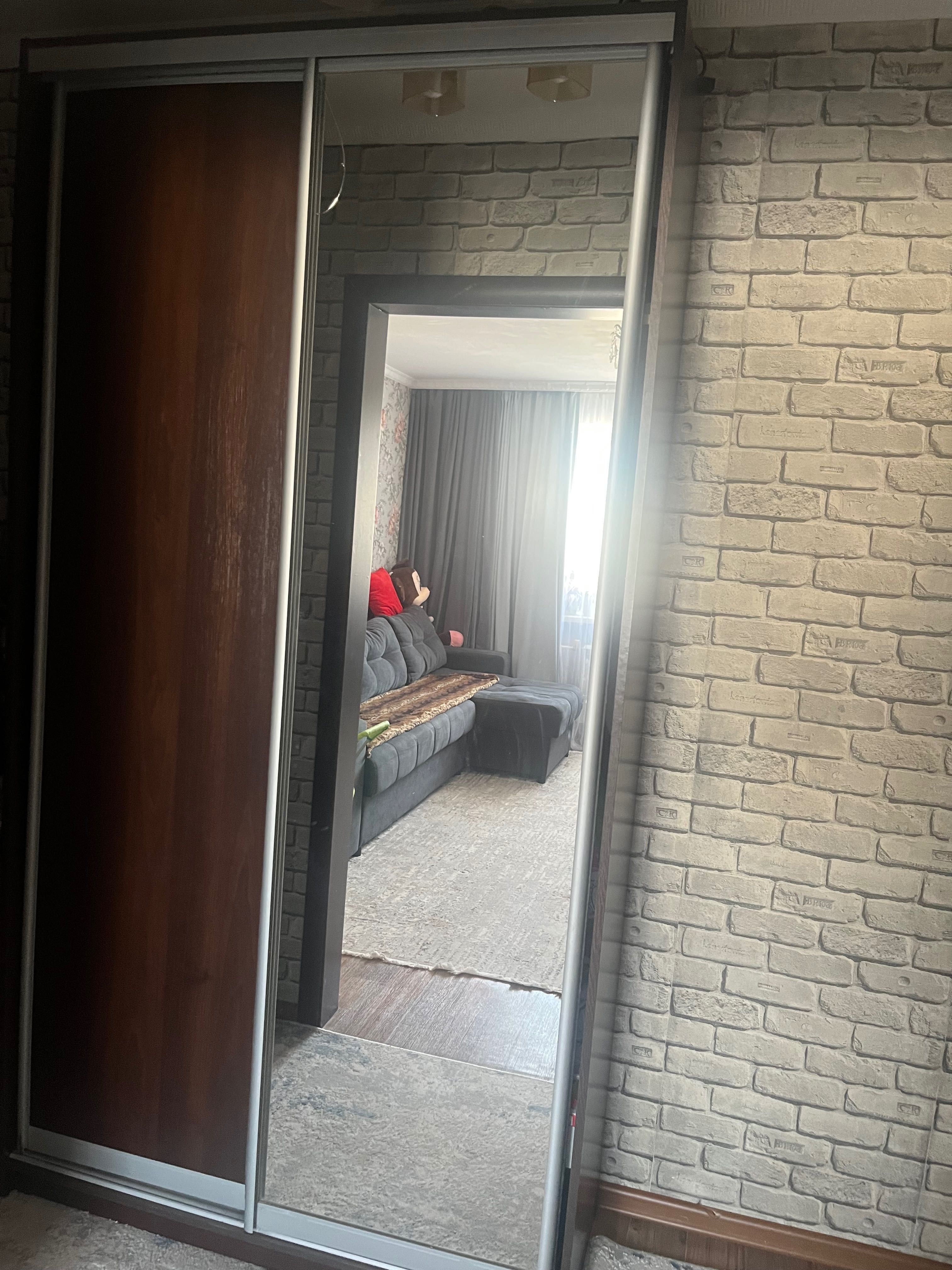 Продам шкаф в прихожую