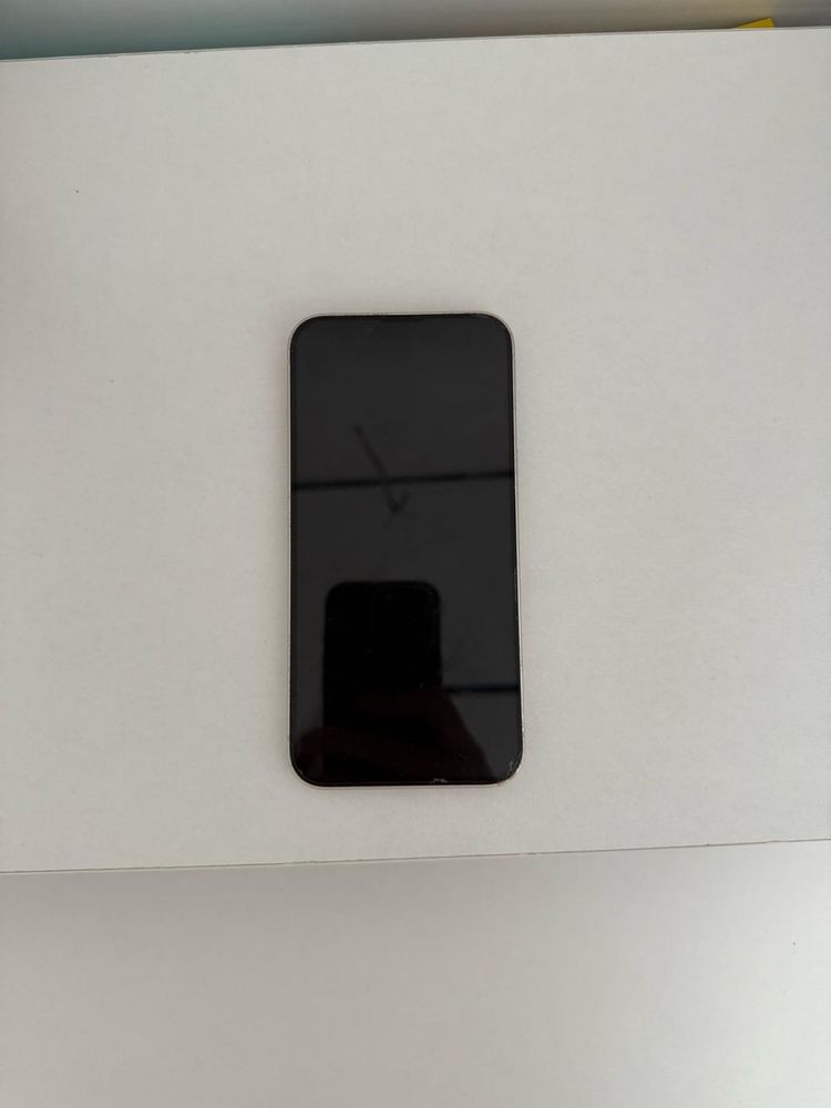 Продам Iphone 13