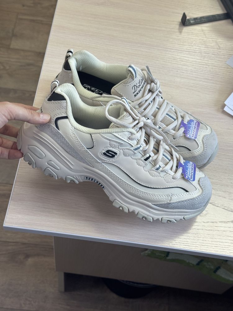 Продам новые кроссовки SKECHERS 39р