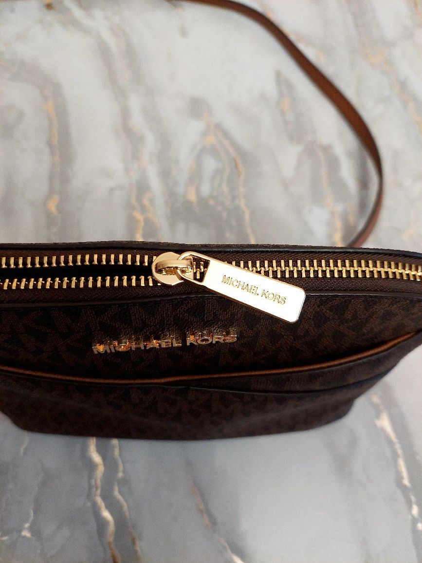 Сумка кросс-боди MICHAEL KORS (США).