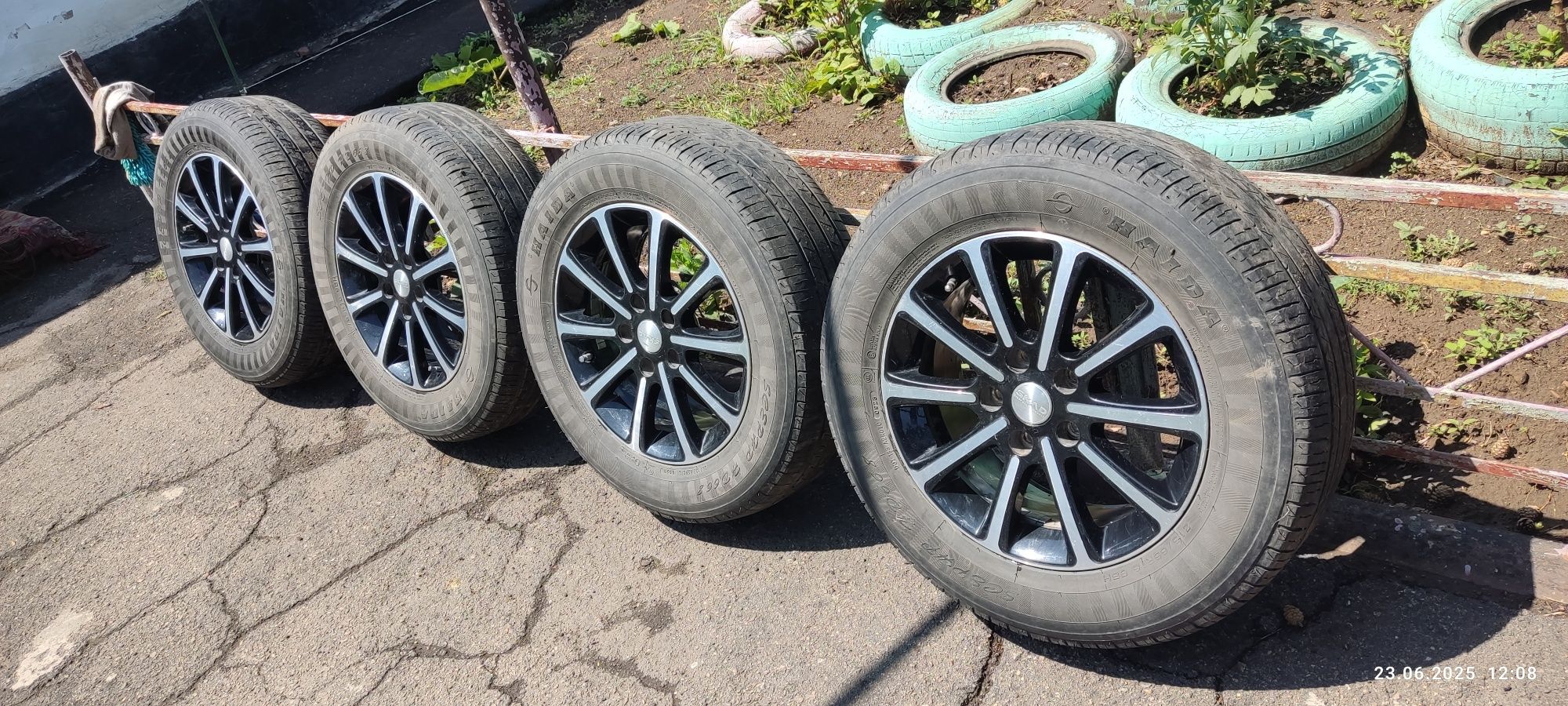 Продам диски с резиной 5х114.3