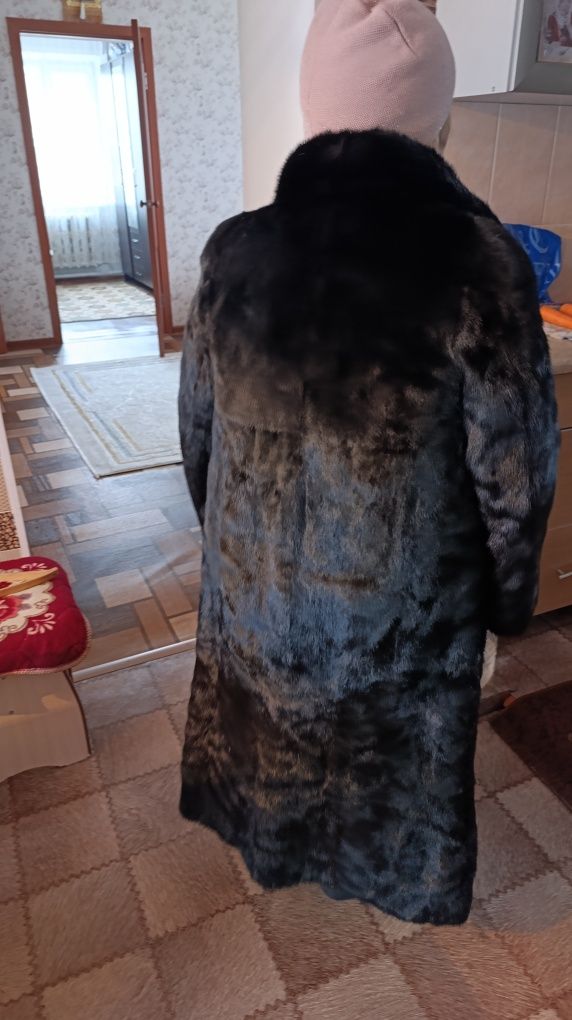 Продам шубу норковую