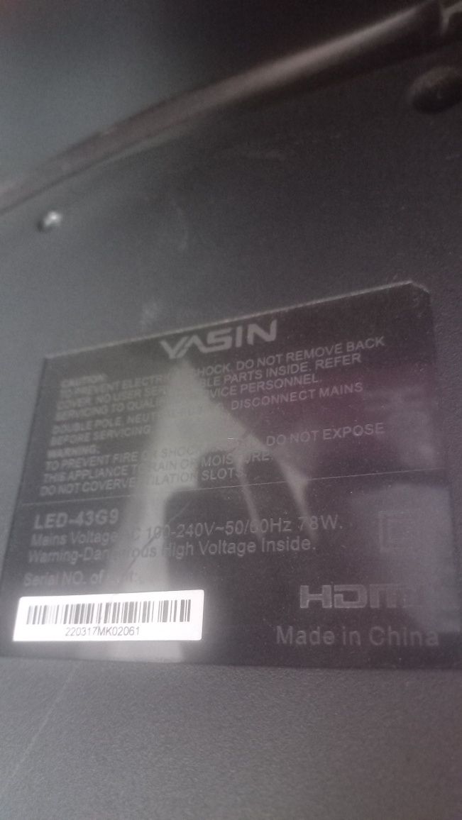 Продам телевизор Yasin LED43G9 (109 см, экран разбит)

Продаю телевизо