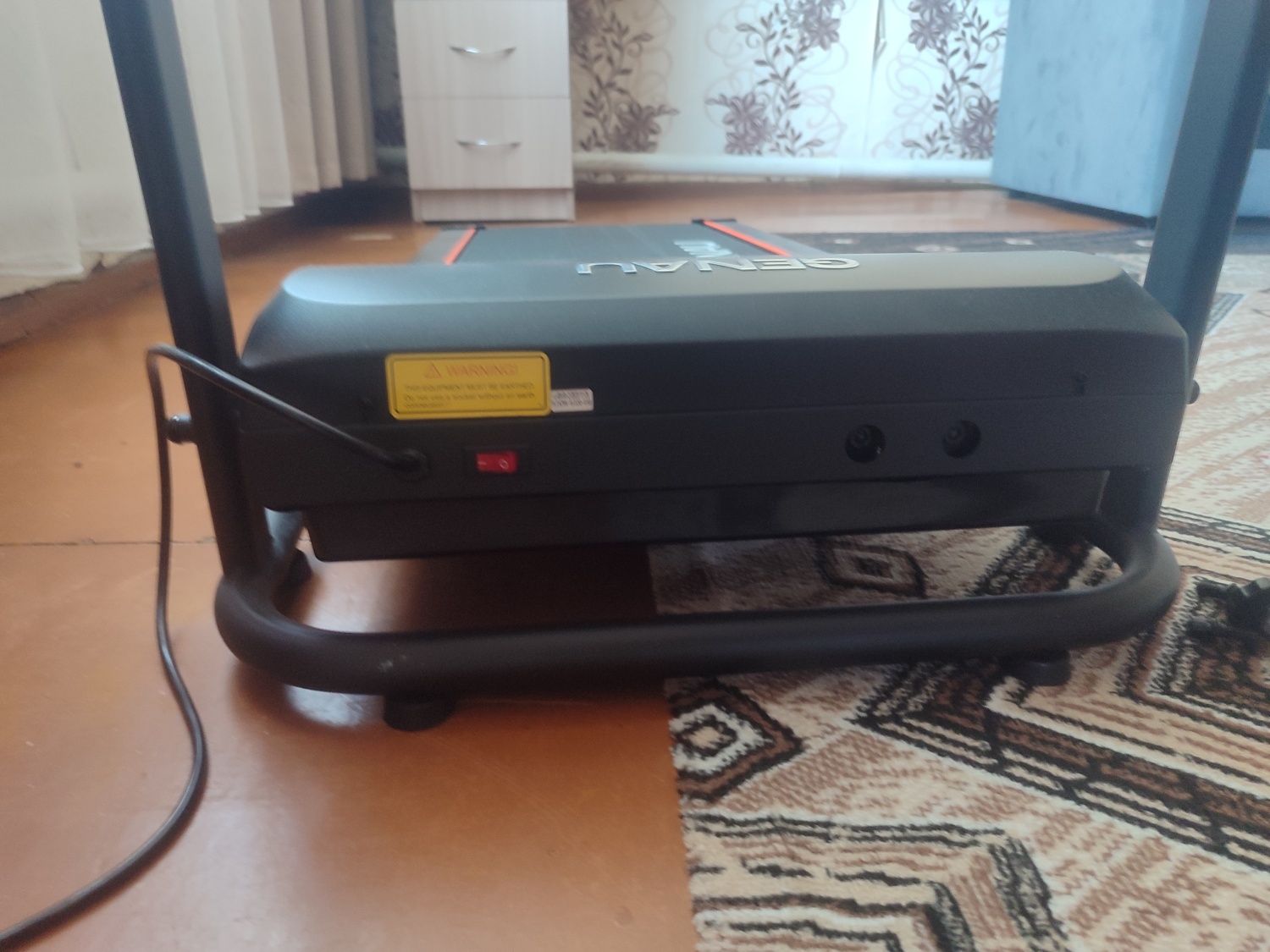 Продам беговую дорожку Genau UX10