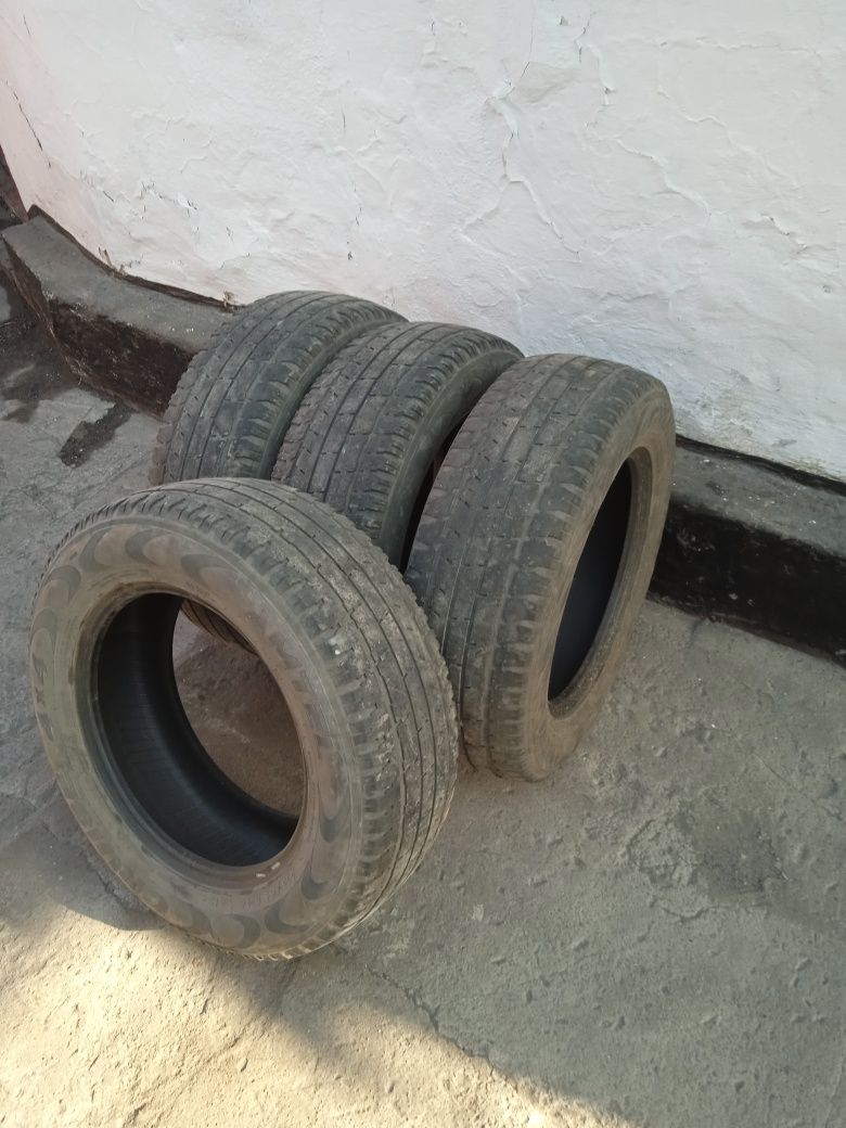 Продам колеса 215/65 16