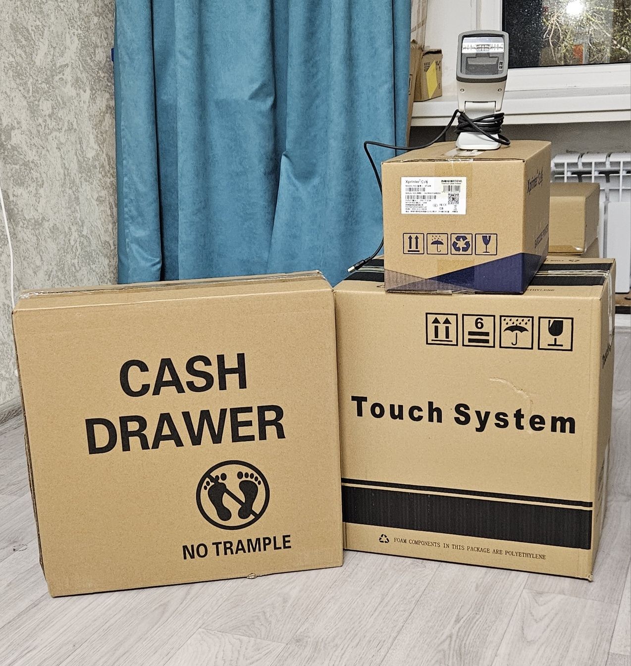 Pos моноблок +ден ящик +принтер этикеток XP420 USB + сканер в подарок