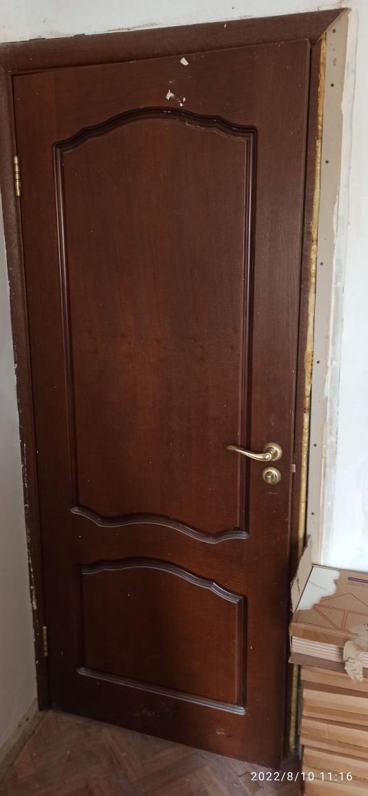 Продам межкомнотную дверь