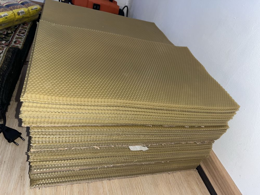 продам вощину, пачка 3кг