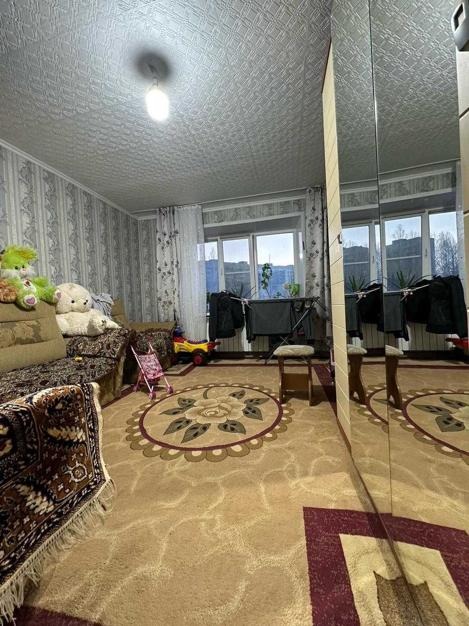 Продам 2х комнатную квартиру на 5 микрорайоне в 4 доме