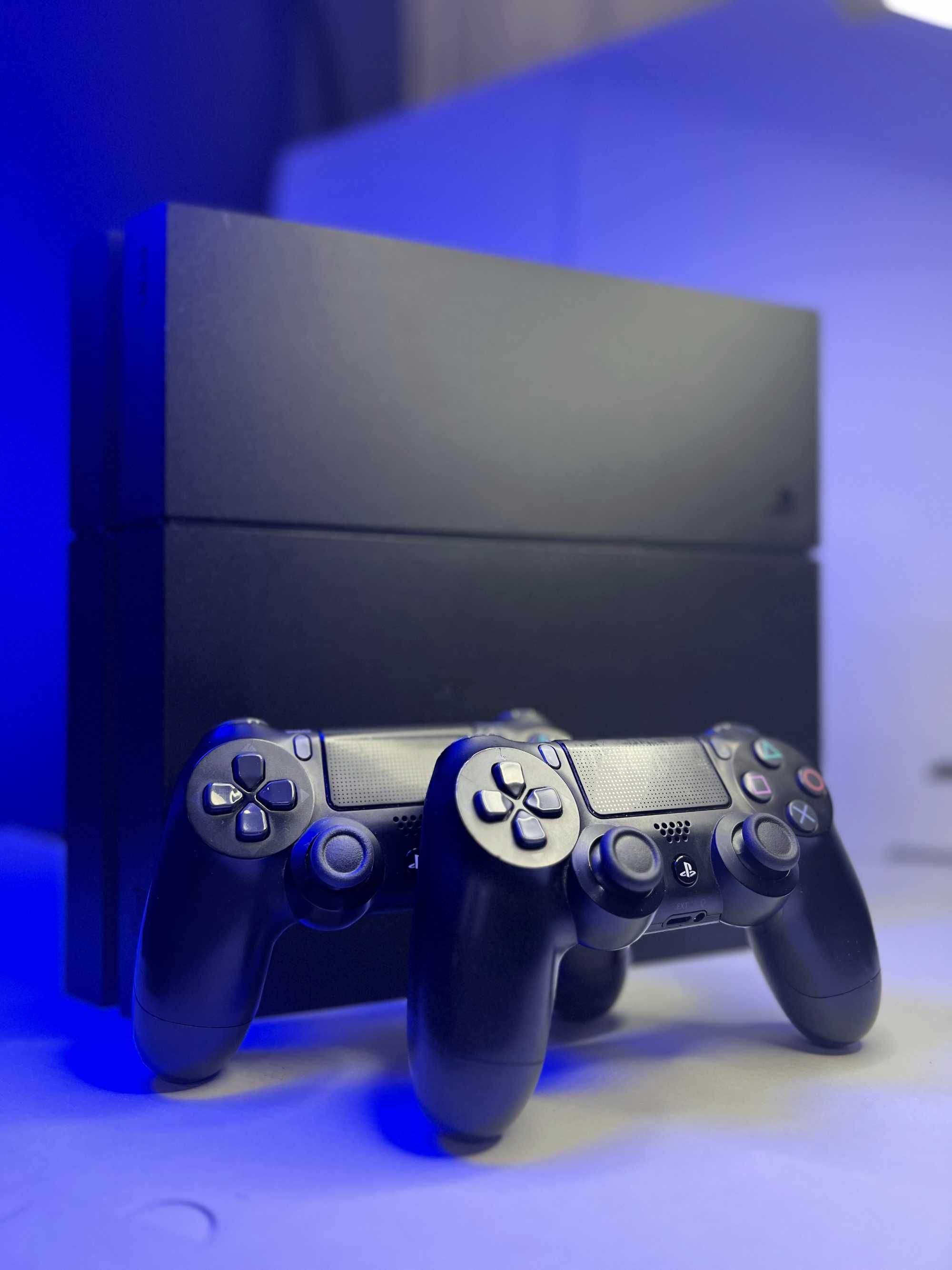 PlayStation 4 classic пс4 fat БУ (PS4)+4 игры+2 джойстика (геймпад)