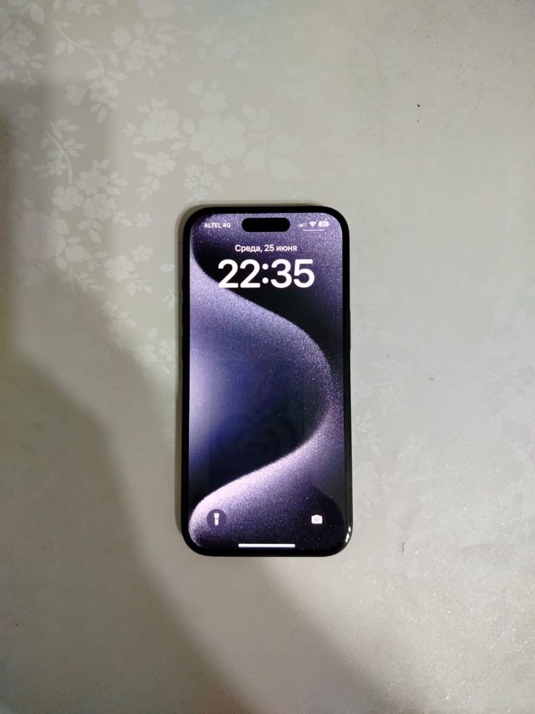 Продаю Iphone 15 128
