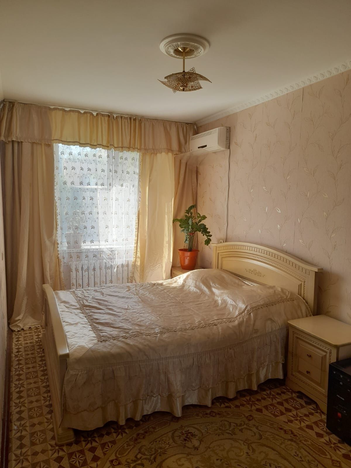 Продам трехкомнатную квартиру