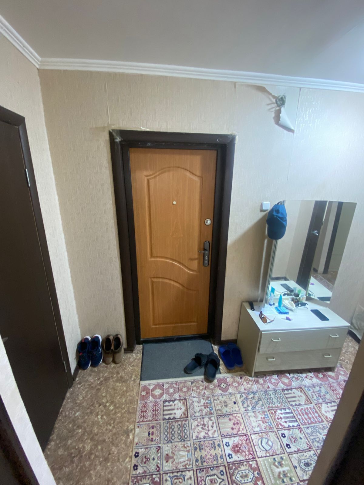 Продам 1 ком квартиру в 6 мкр
