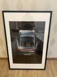 Продам картину постер в рамке с большим рассширением на фоне Porsche