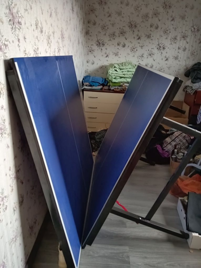 Продам теннисный стол со всеми аксессуарами,совершенно новый