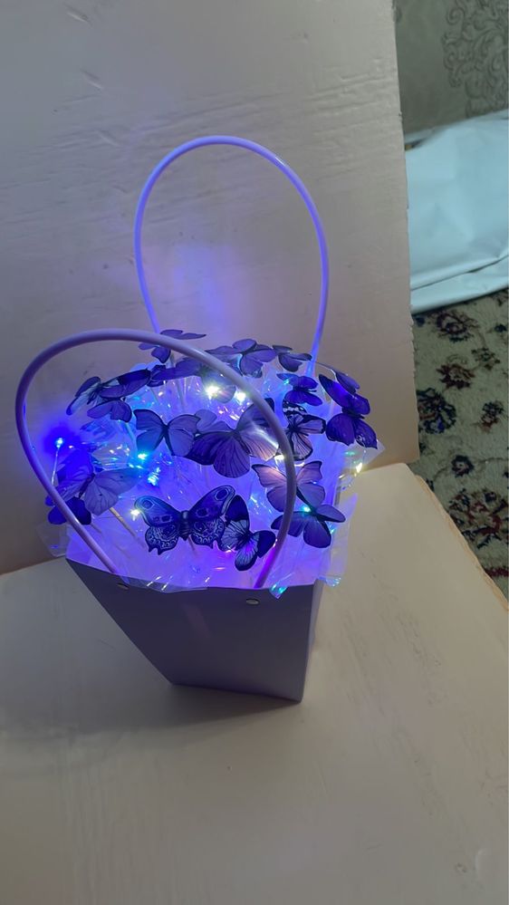 Корзинка из бабочек