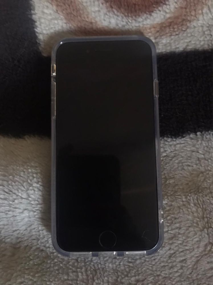 Продам Iphone 7