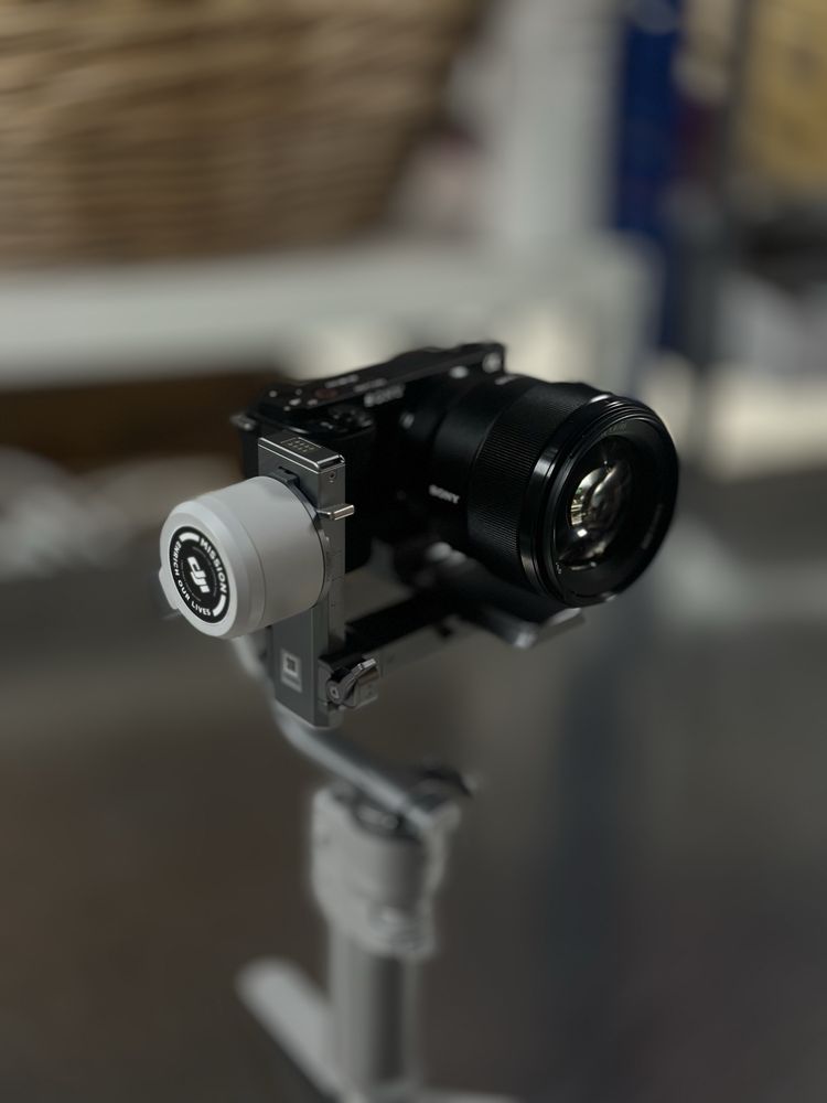 Продаю стабилизатор DJI rs4 mini