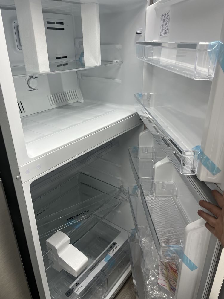 Продам холодильники новые с гарантией