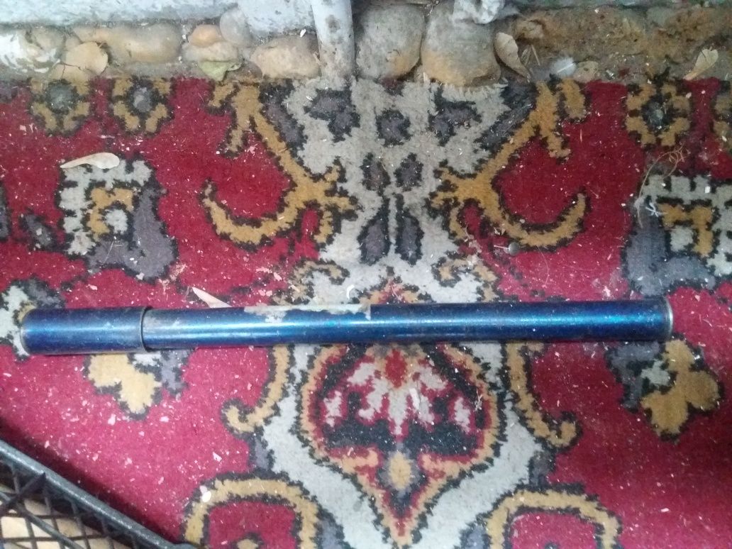 продам насосы велосипедный СССР .рабочий со шлангом внутри .2 штуки