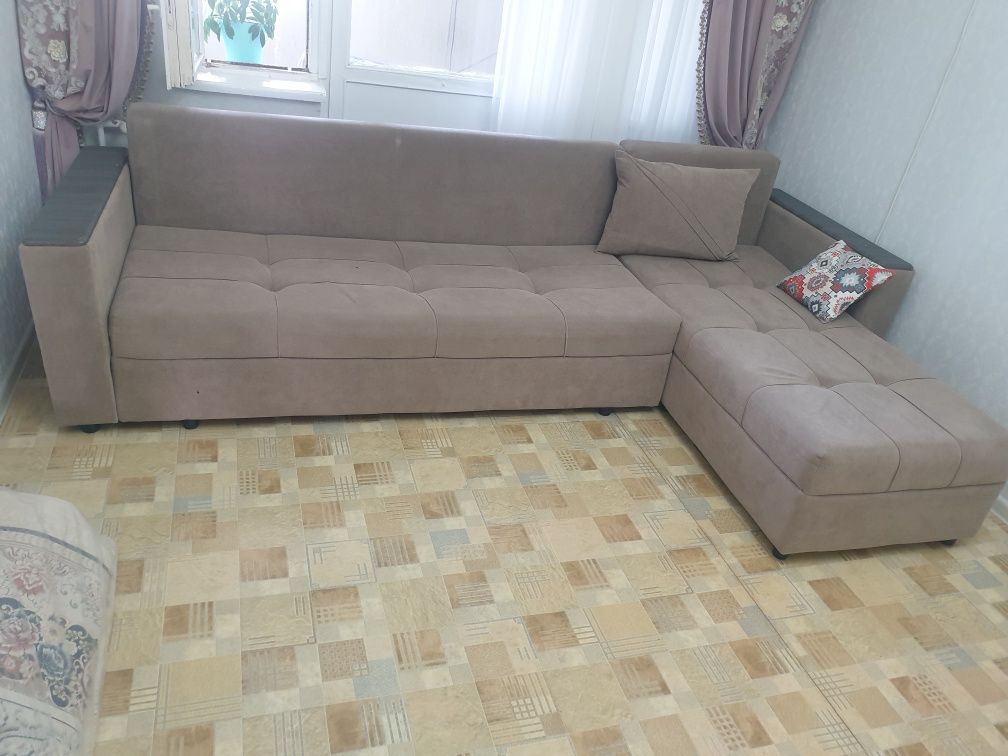 Продается б/у диван