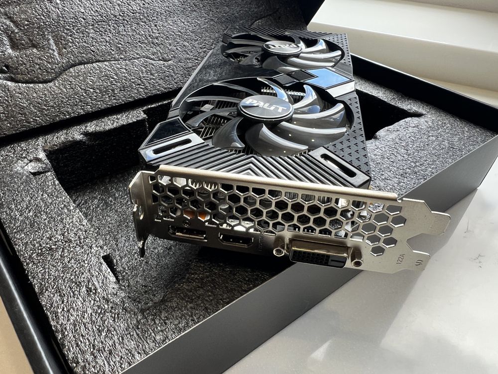 Видеокарта GTX 1660 TI