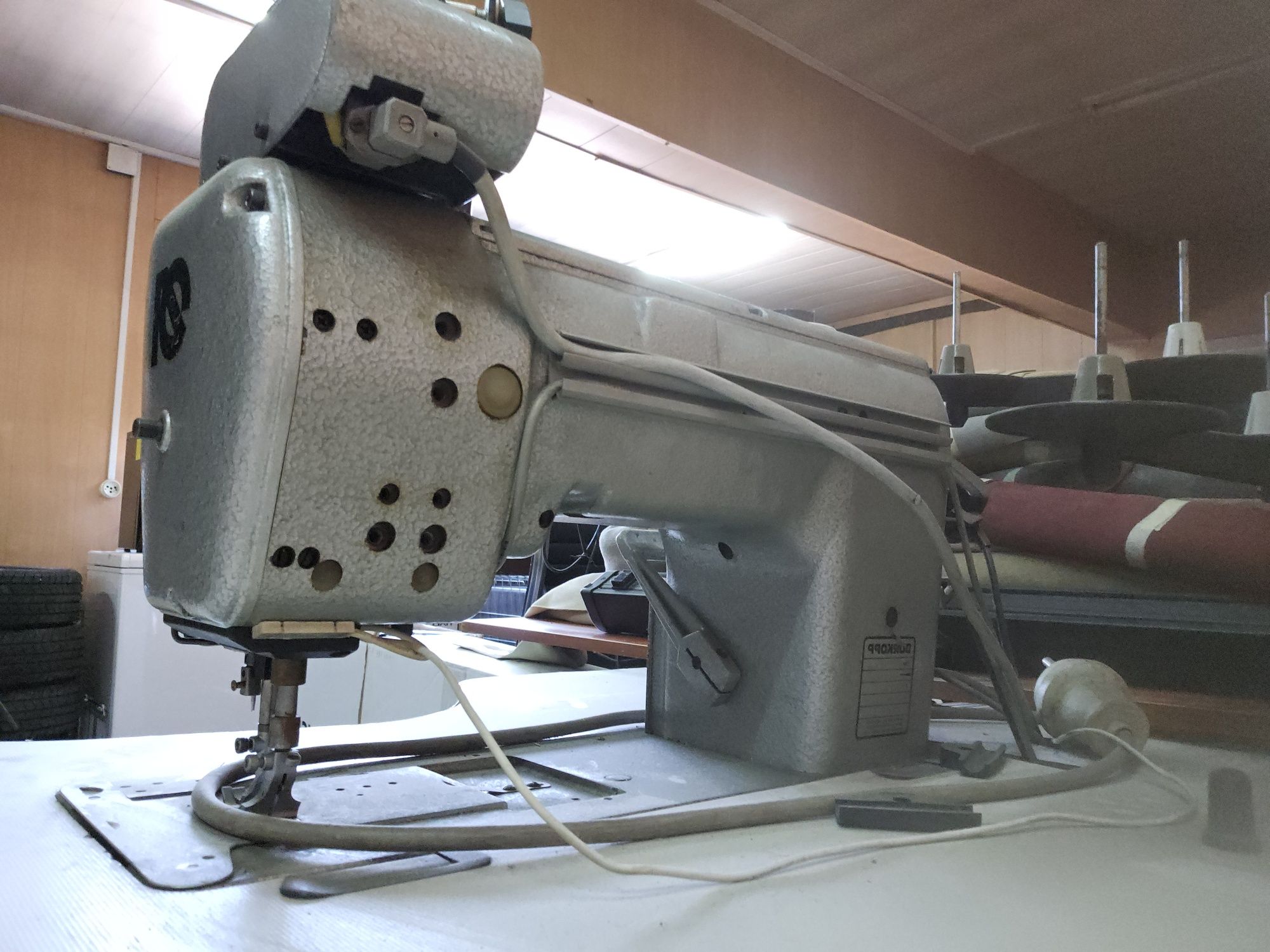 Промышленная швейная машинка Durkopp Adler 294