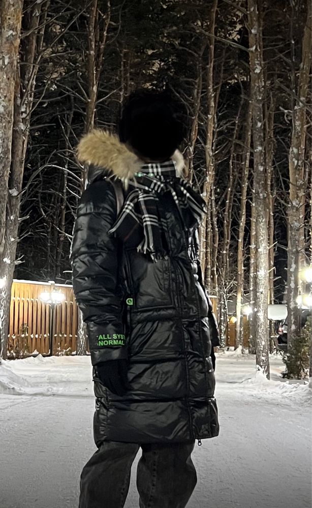 Зимний пуховик в подарок шапка