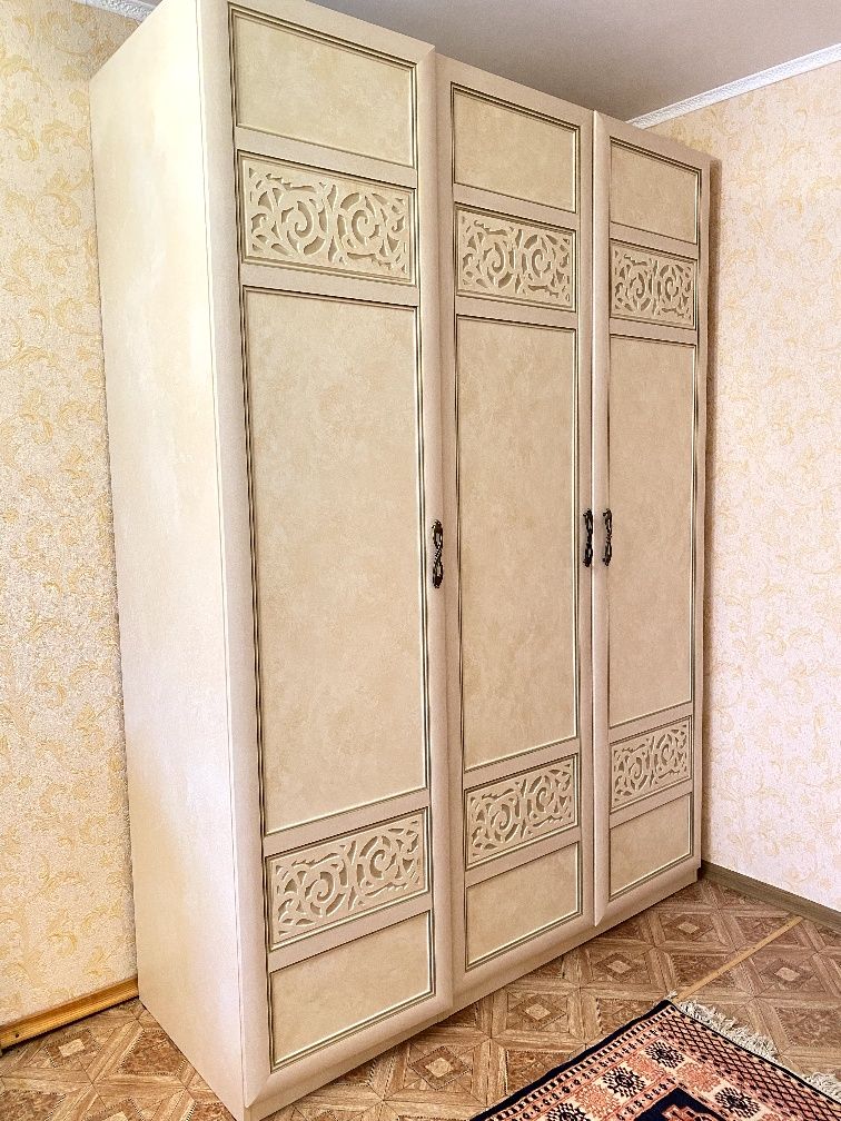 Шкаф Александрия В отличном состоянии