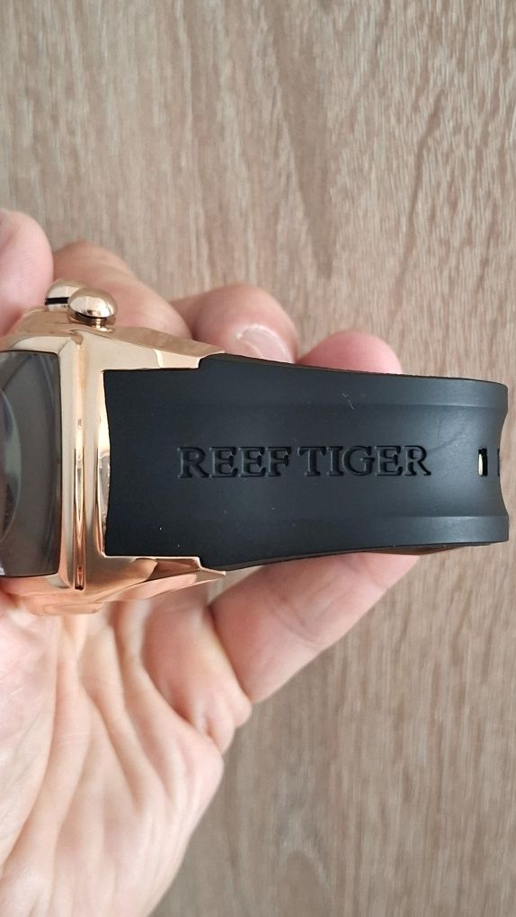 Часы наручные мужские REEF TIGER