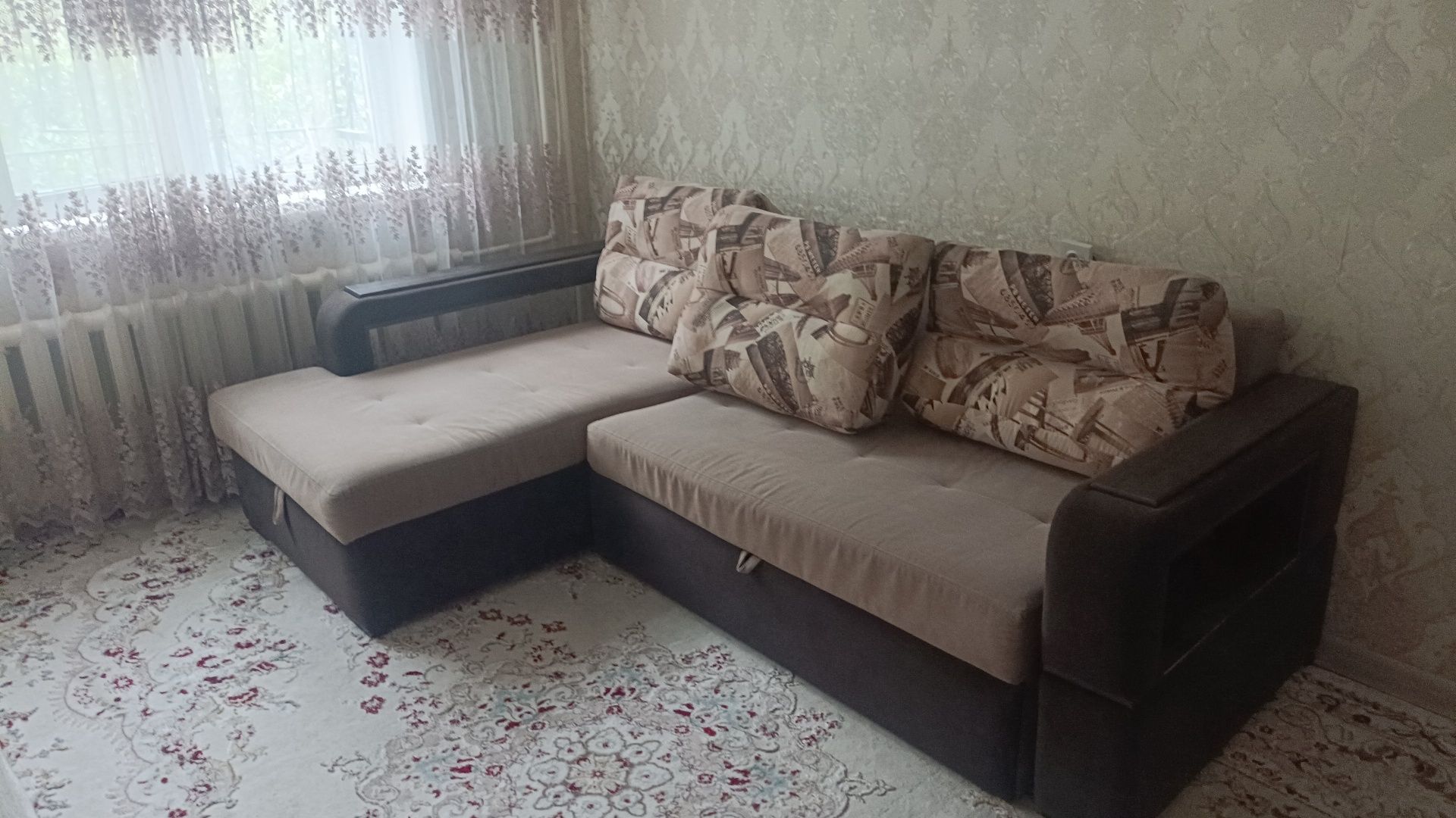 Диван 3в1 состояние нормальное чистая цена договорная!!