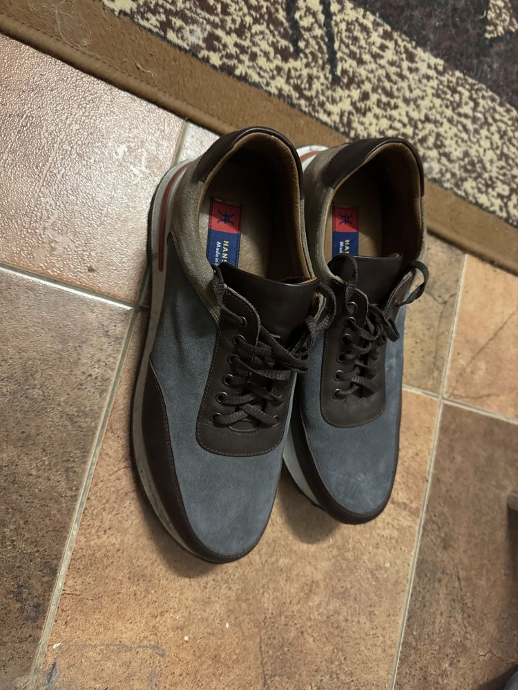 Продам кроссовки 42 - 43 размер