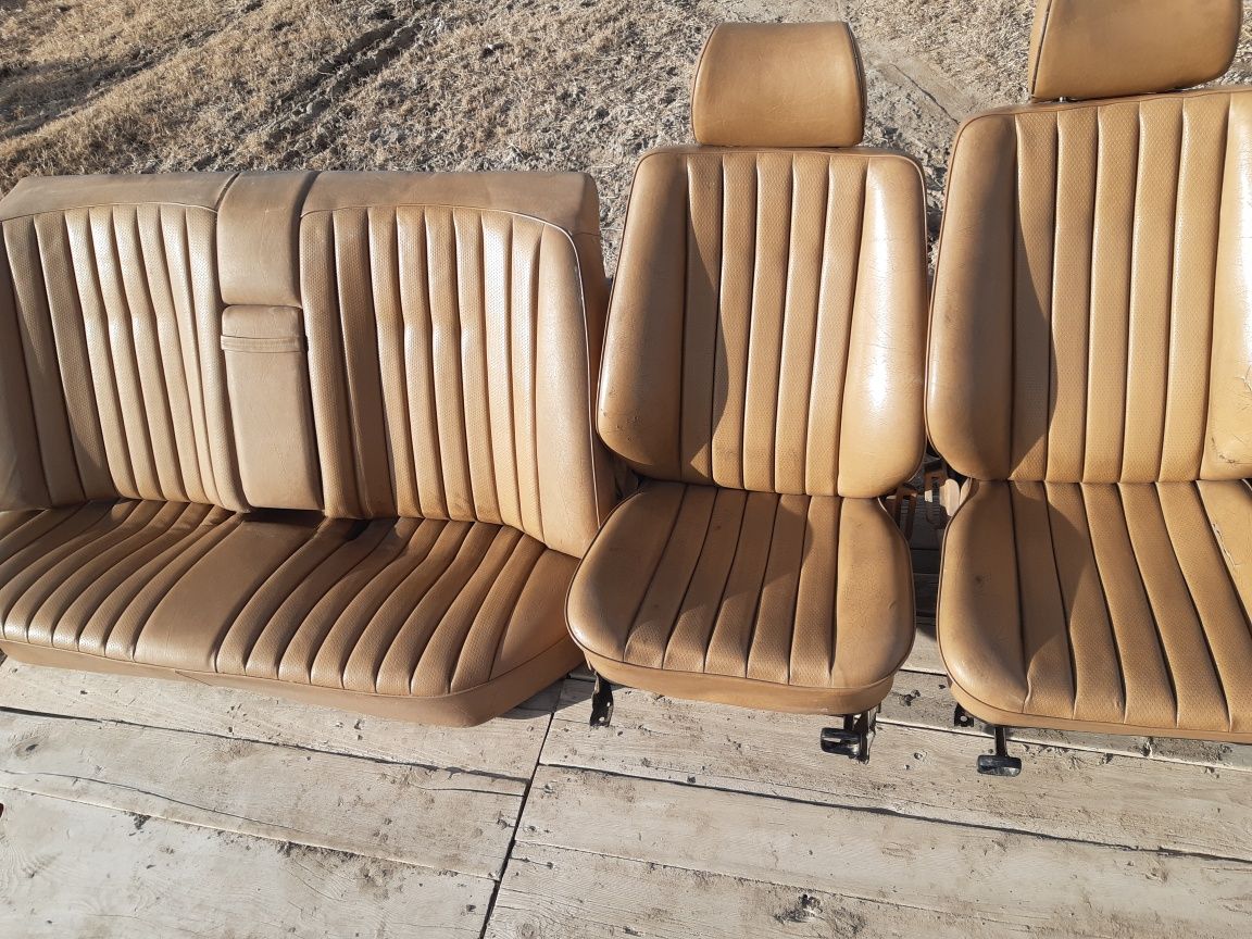 Продам кожныи сиденье мерс 190