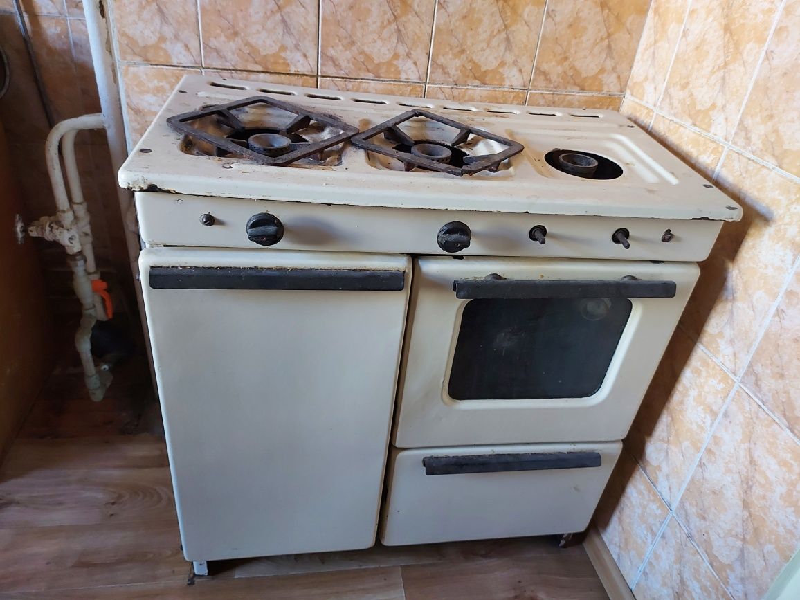 Продается газовая плита б/у
