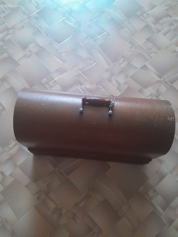 Продам швейную машинку