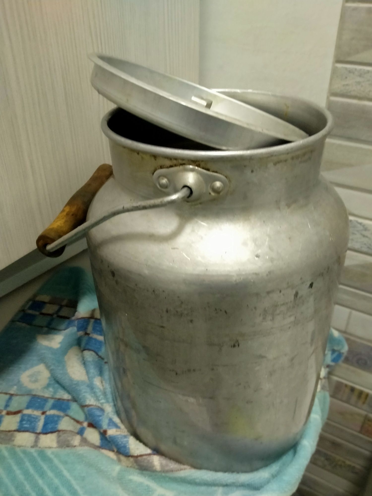 Продам заводской алюминиевый бидон производства СССР