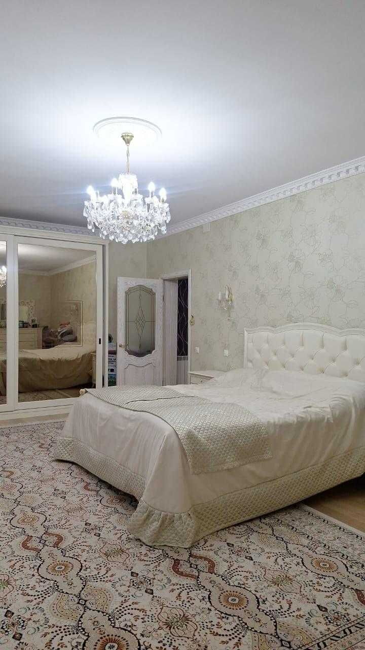 Уральск · Отдельный дом · 4 комнаты · 165 м² · 10 сот.