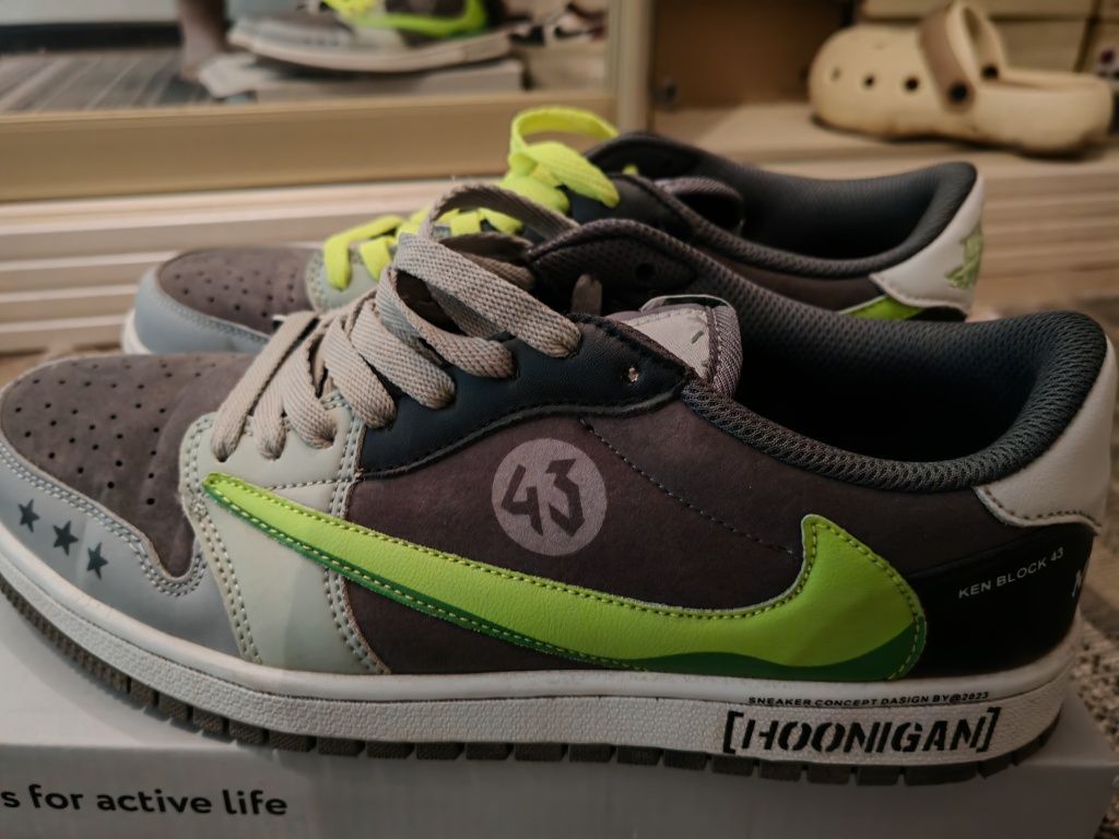 Крассовки Nike HOONIGAN новые