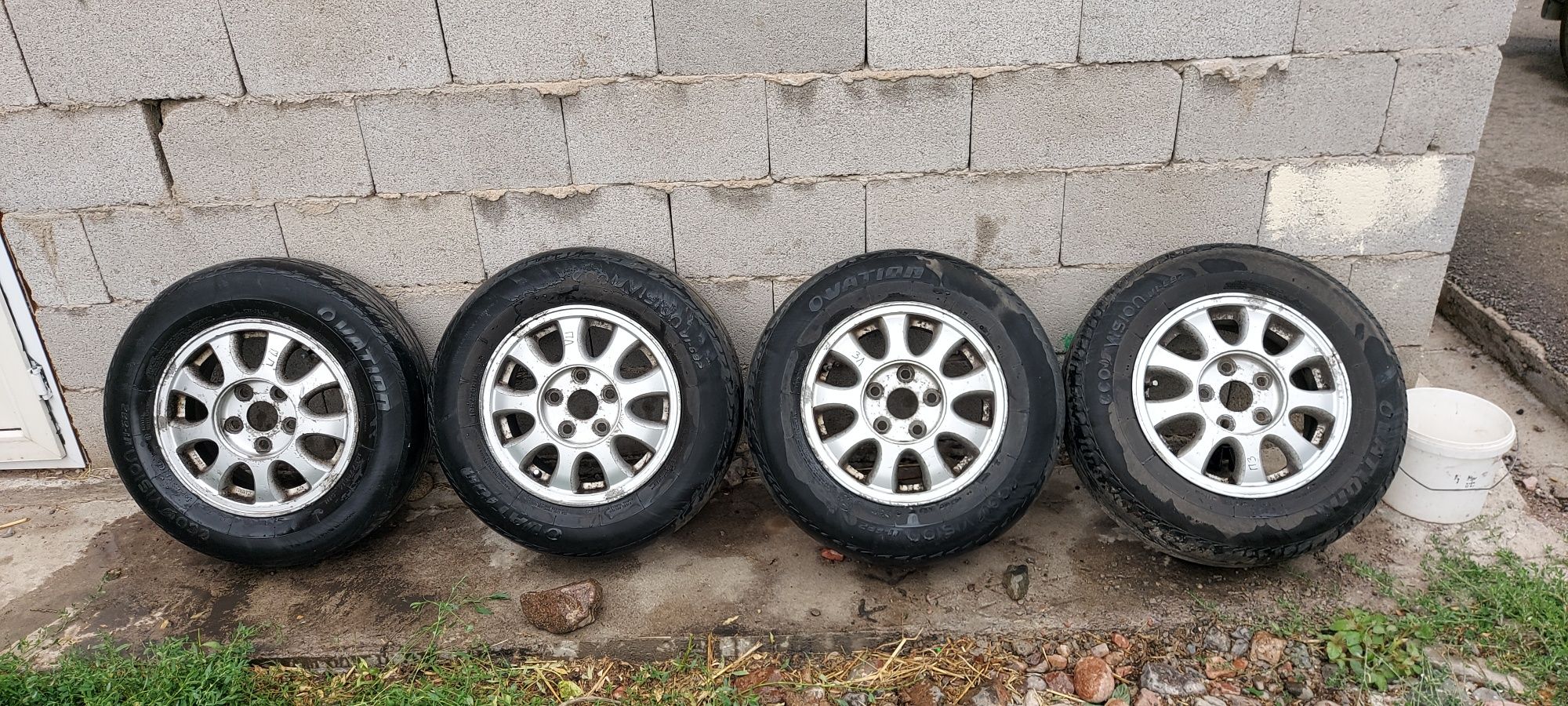 Оригинальные диски Toyota с резиной r14