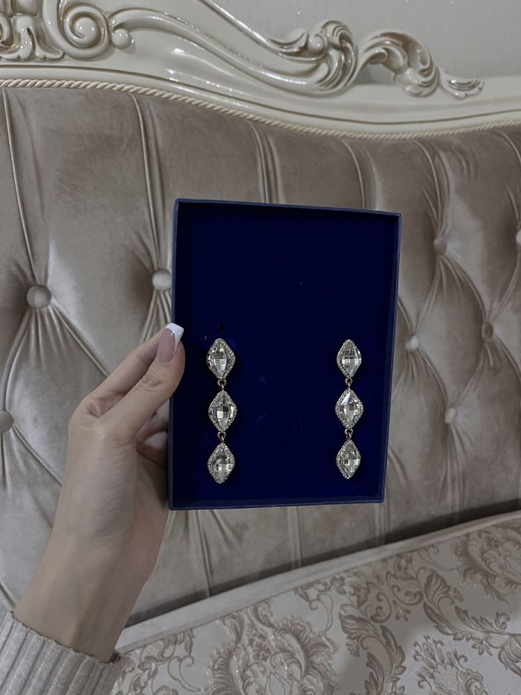 Продам серьги сваровские