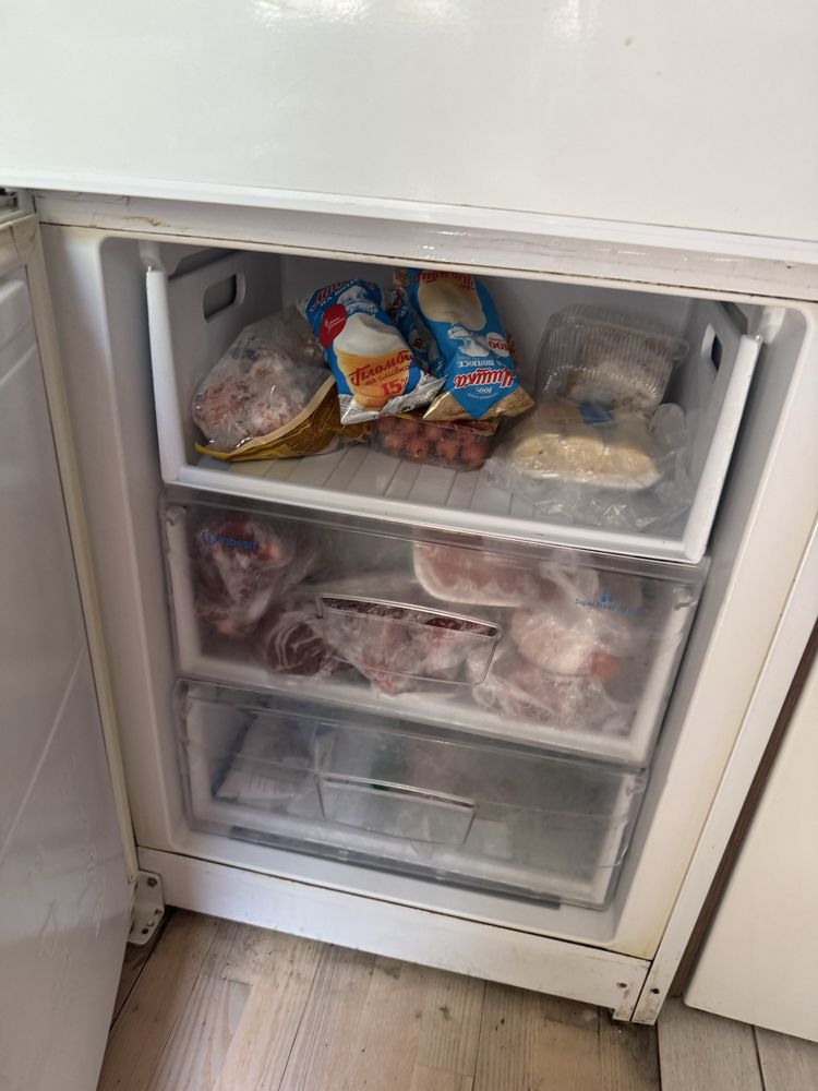 Холодильник indesit