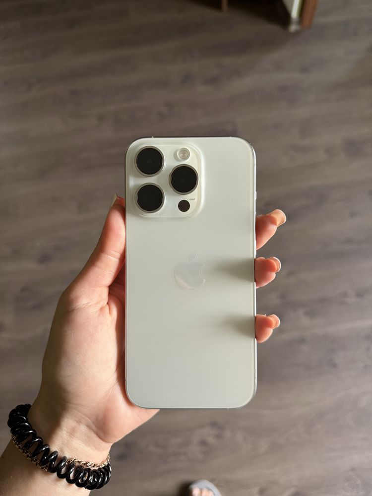 Продам Iphone 15 pro