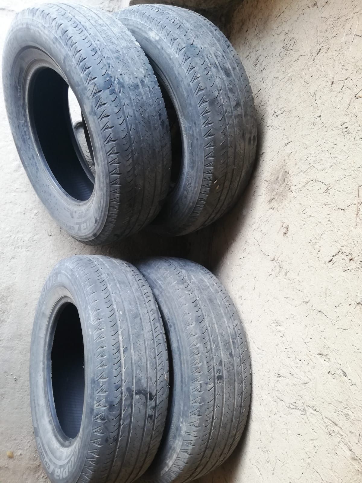 Летние шины  225/70 R16 на Toyota Highlander