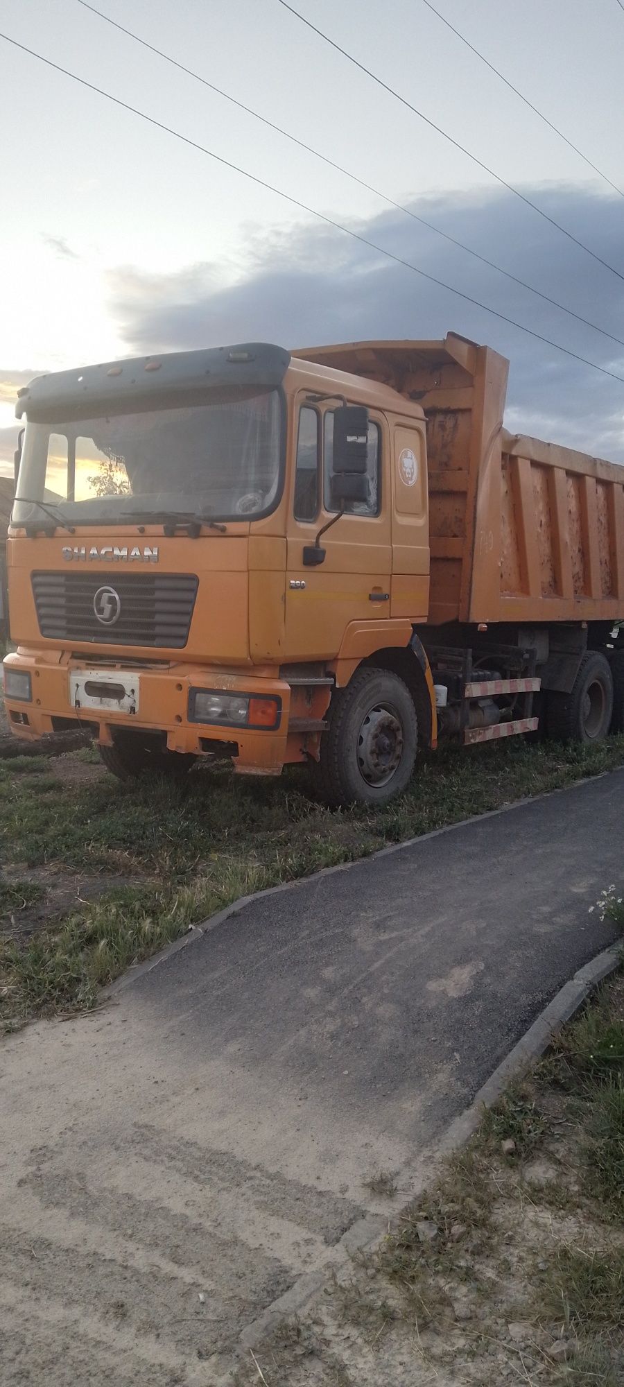 Продам самосвал.