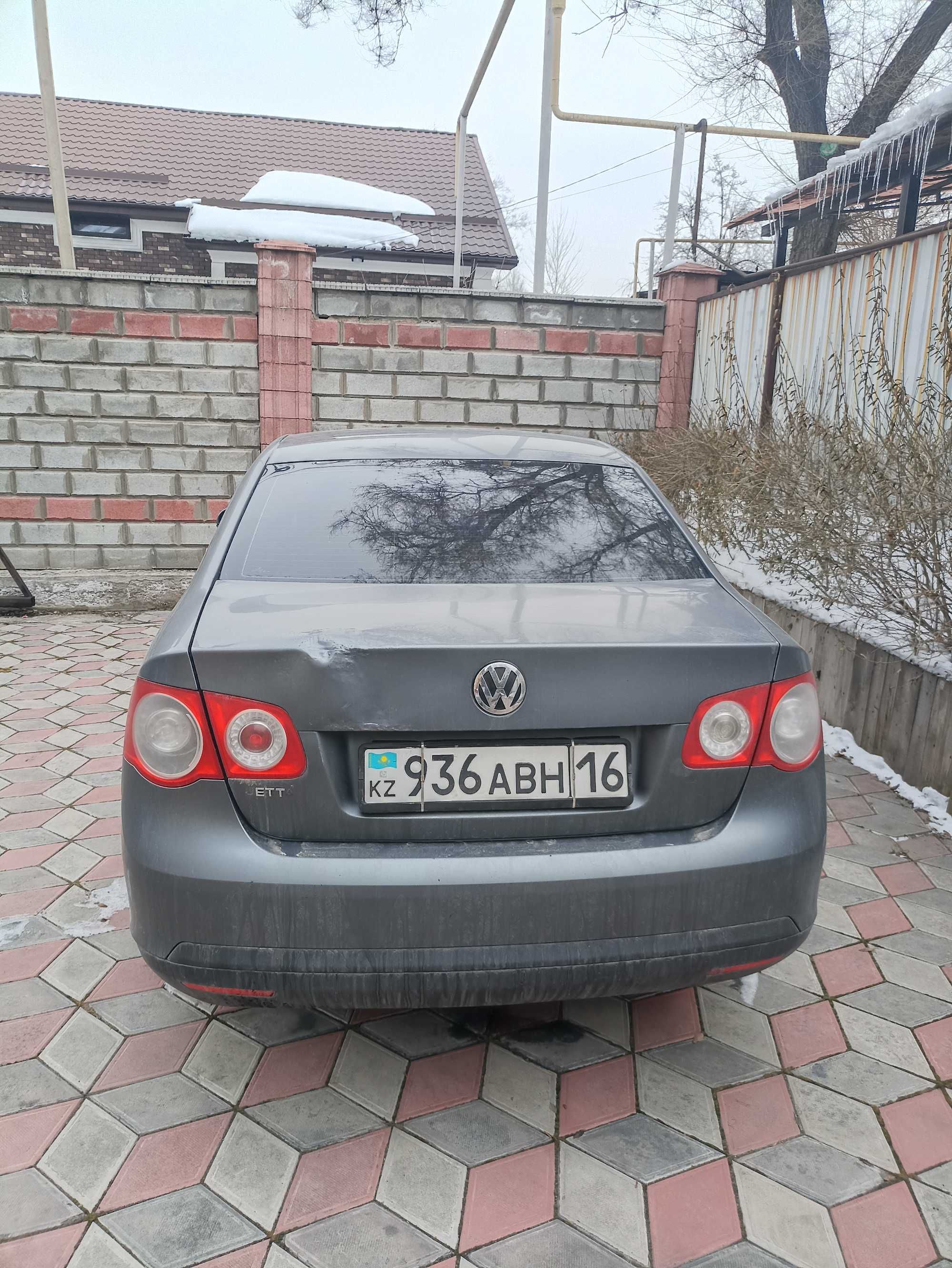 автомобиль марки Volkswagen Jetta 2008 г
