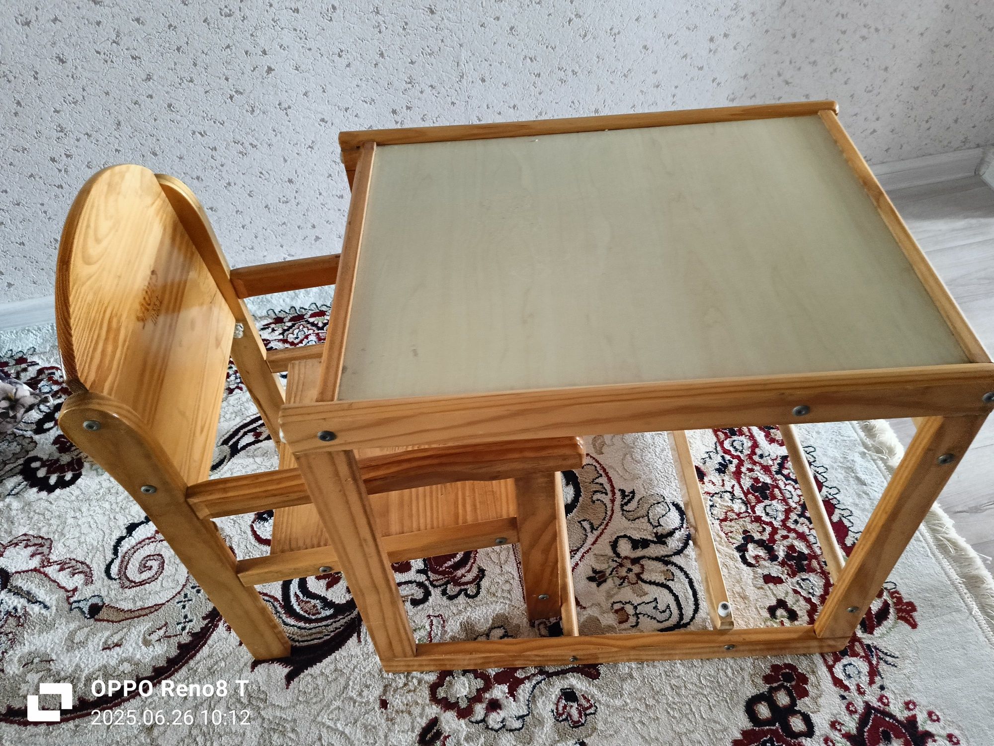 Стол детский для кормления
