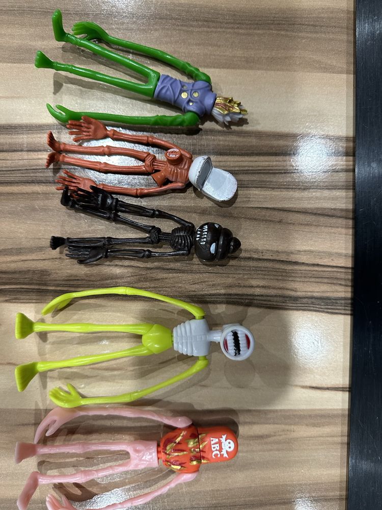 Продам игрушки недорого!!