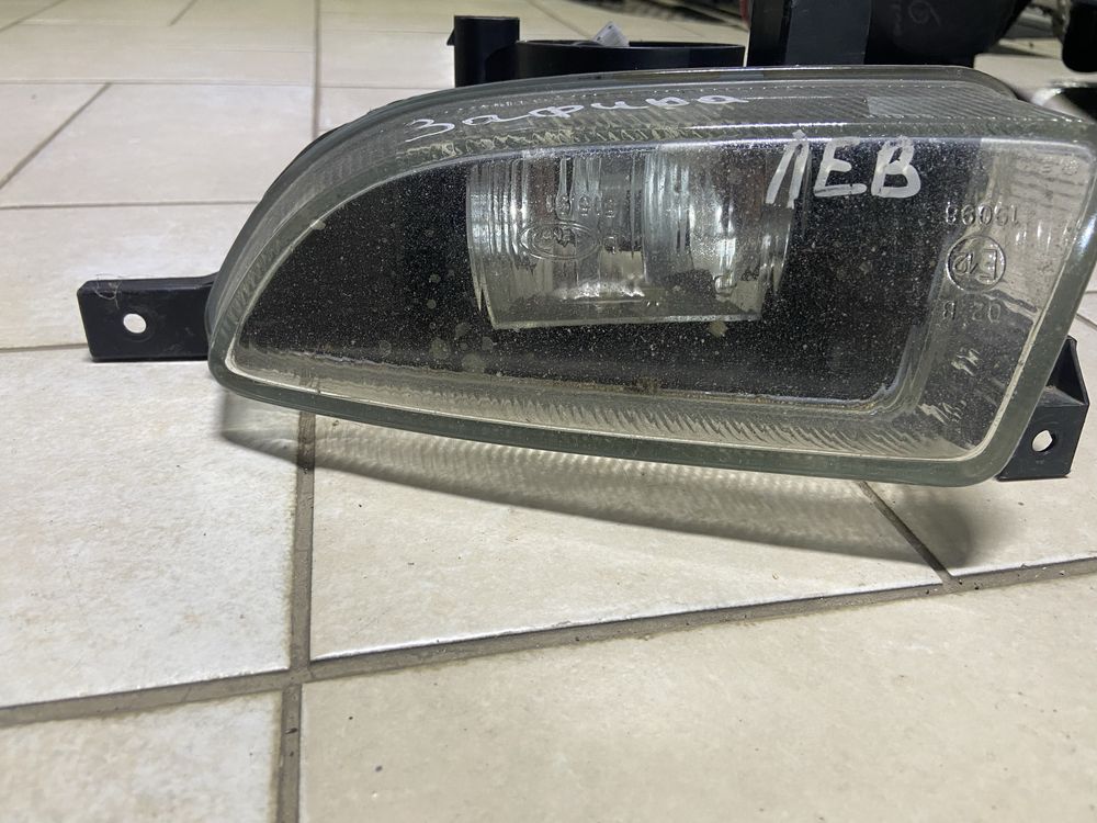 Противотуманные фары Opel Zafira