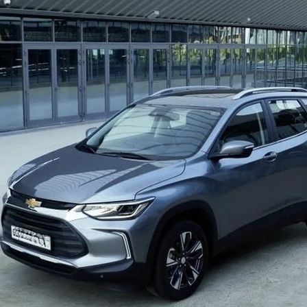 Продам защитную обшивку и коврики на Шевроле Трекер  2021